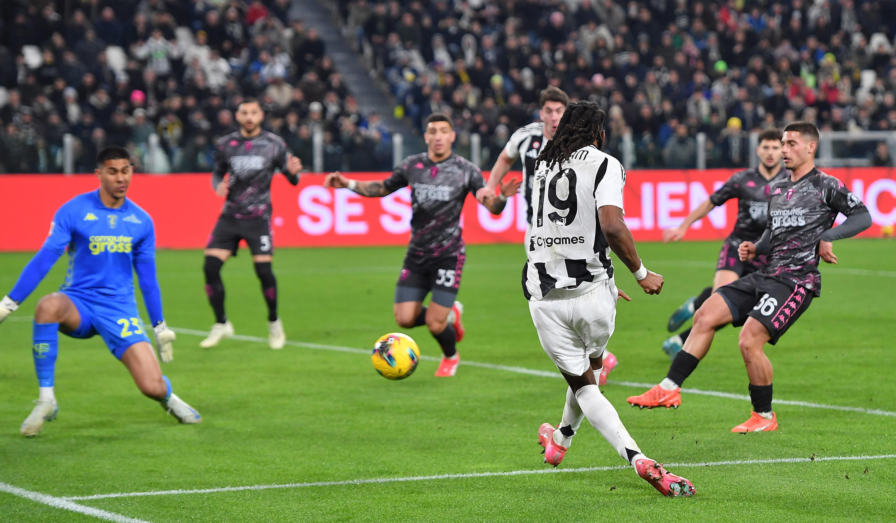 关于意大利足球联赛新规则实施,改变传统比赛形式的信息 关于意大利足球联赛新规则实施,改变传统比赛形式的信息