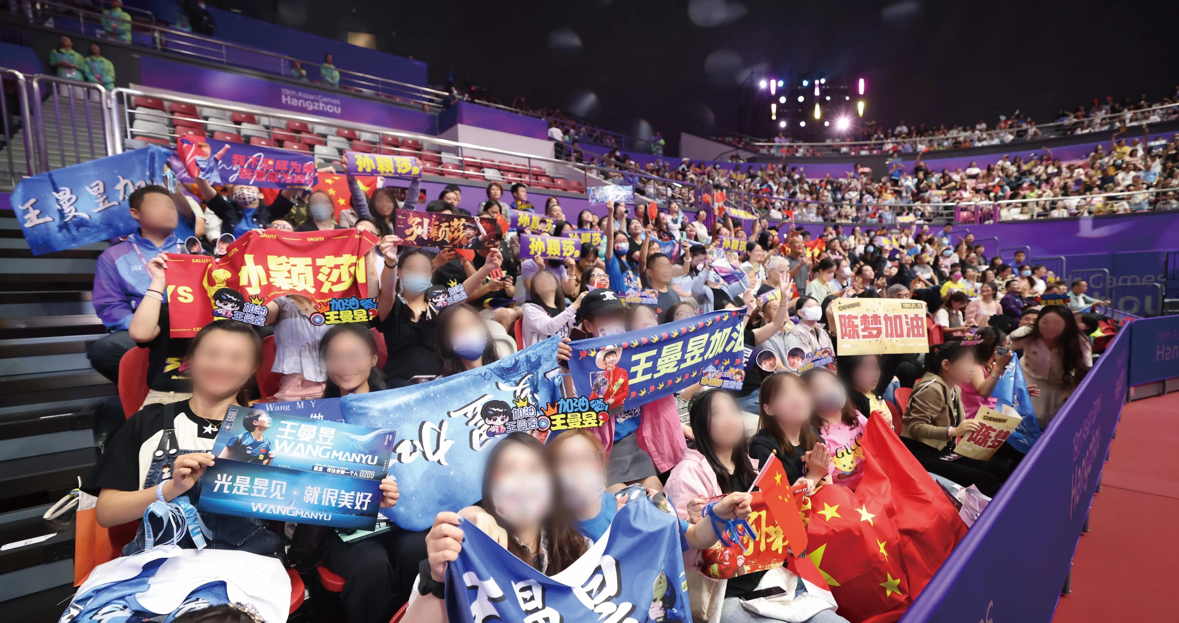 体育竞技场面激烈紧张,观众眼前一亮 体育竞技场面激烈紧张,观众眼前一亮