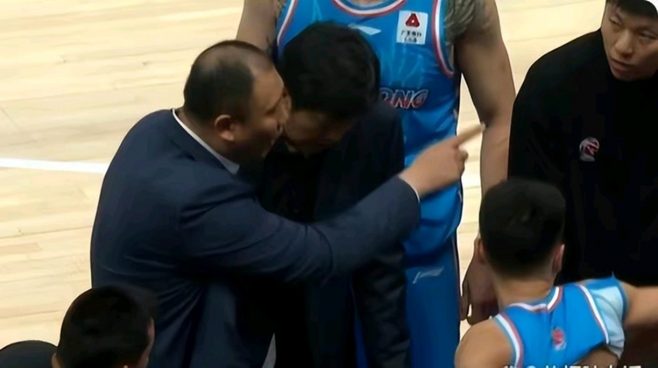 爱游戏官网-陕西队遭遇惨败，主教练发表战术调整计划的简单介绍