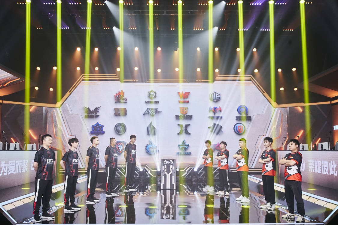 爱游戏入口-狂欢时刻！欧洲冠军杯上演激烈对抗的简单介绍