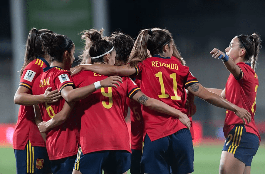 爱游戏登录-欧洲女足赛事风头正劲，多支强队展现实力的简单介绍