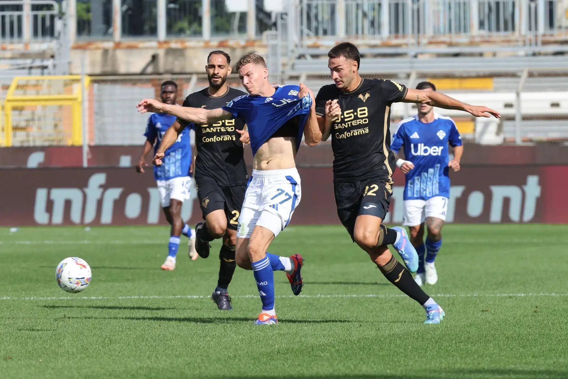 爱游戏app下载-皮尔戈特客场战平维罗纳，难得平局