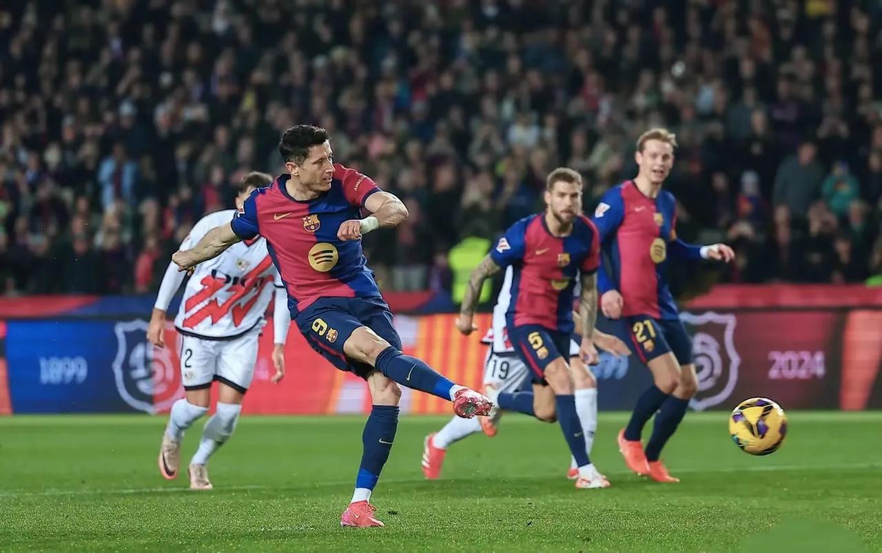 爱游戏官网-巴萨在对手领先情况下逆袭，取得胜利