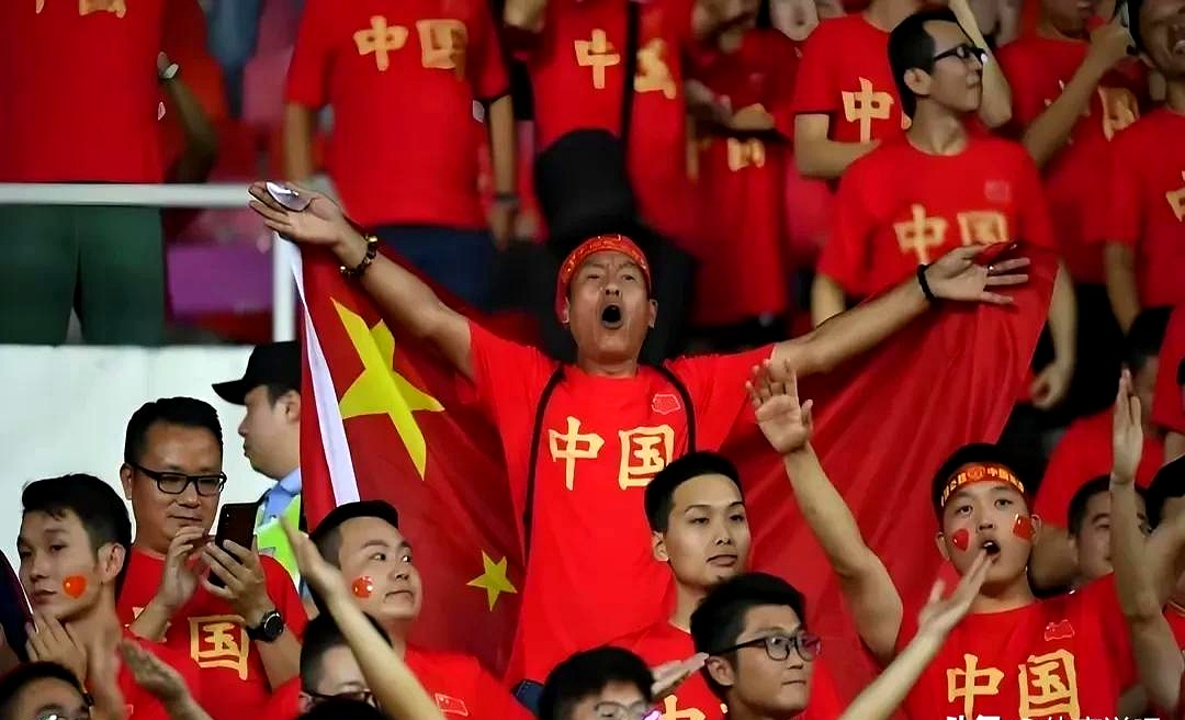 央视独家报道国内足球盛况,球迷热情高涨 央视独家报道国内足球盛况,球迷热情高涨