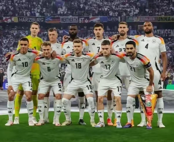 爱游戏亚洲官网-谁将成为欧洲足球赛事的新王者