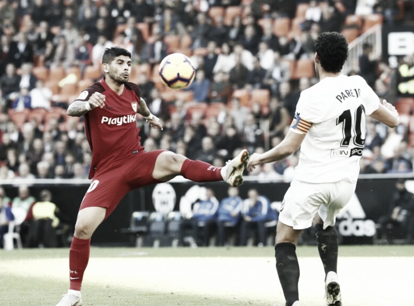 爱游戏入口-塞维利亚主场一球小胜，险胜取得关键的简单介绍