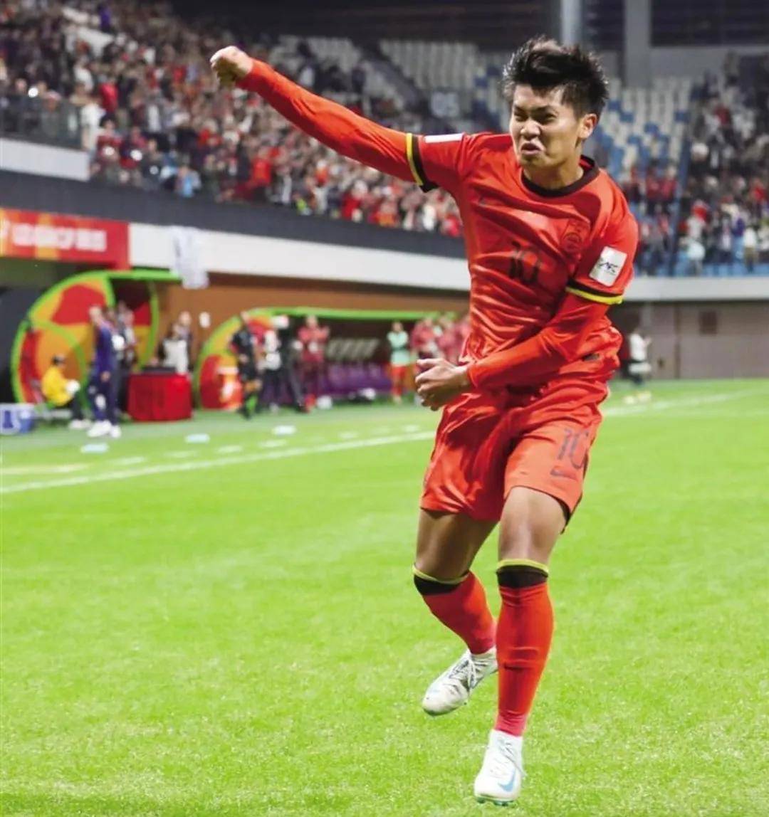 年轻球员崭露头角,为球队注入新活力的简单介绍 年轻球员崭露头角,为球队注入新活力的简单介绍