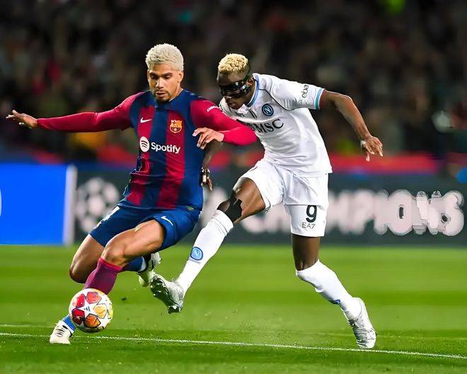 曼城主场不敌巴萨,欧冠小组赛未来莫测! 曼城主场不敌巴萨,欧冠小组赛未来莫测!