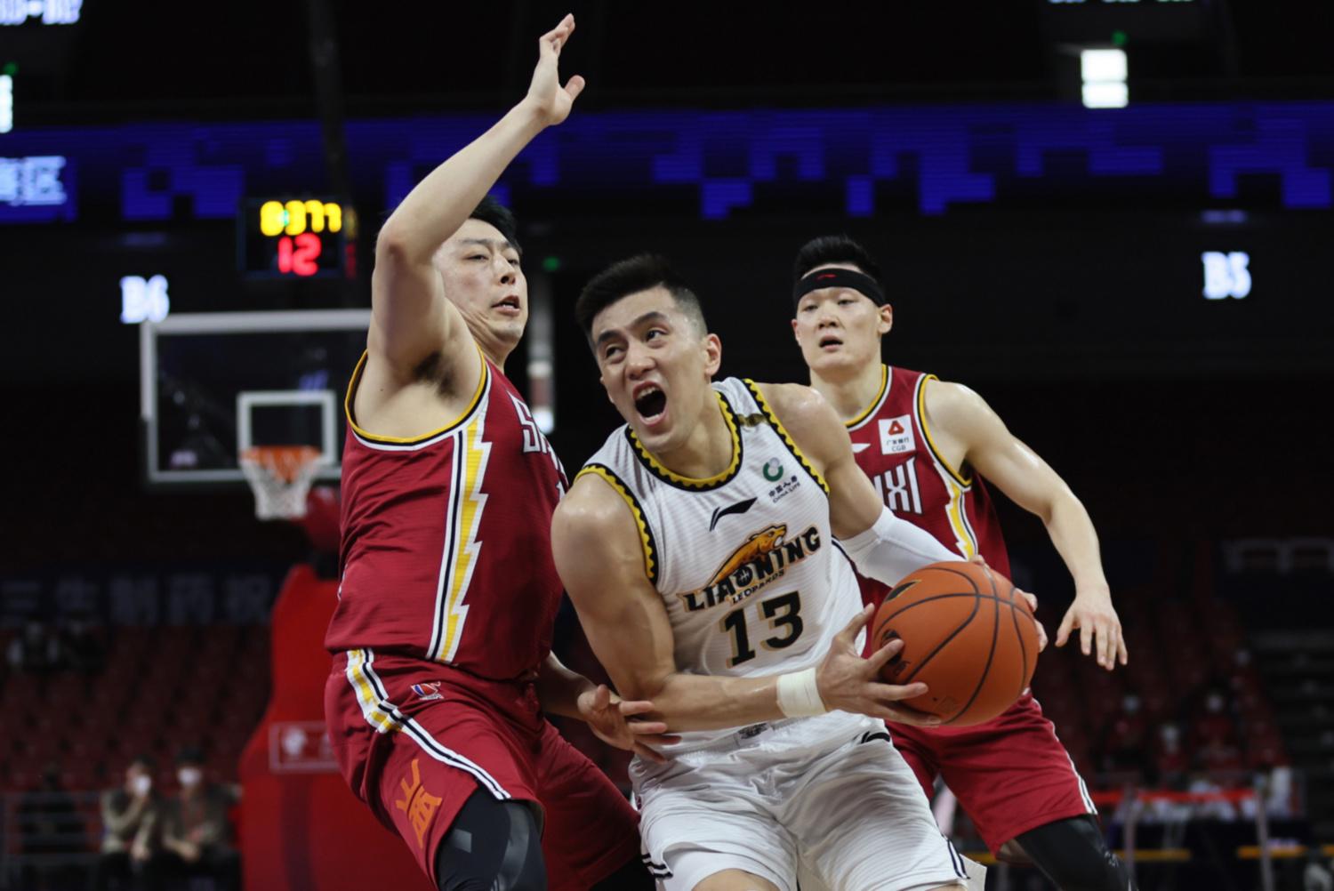 助攻王争夺战,篮球场上的战术较量! 助攻王争夺战,篮球场上的战术较量!