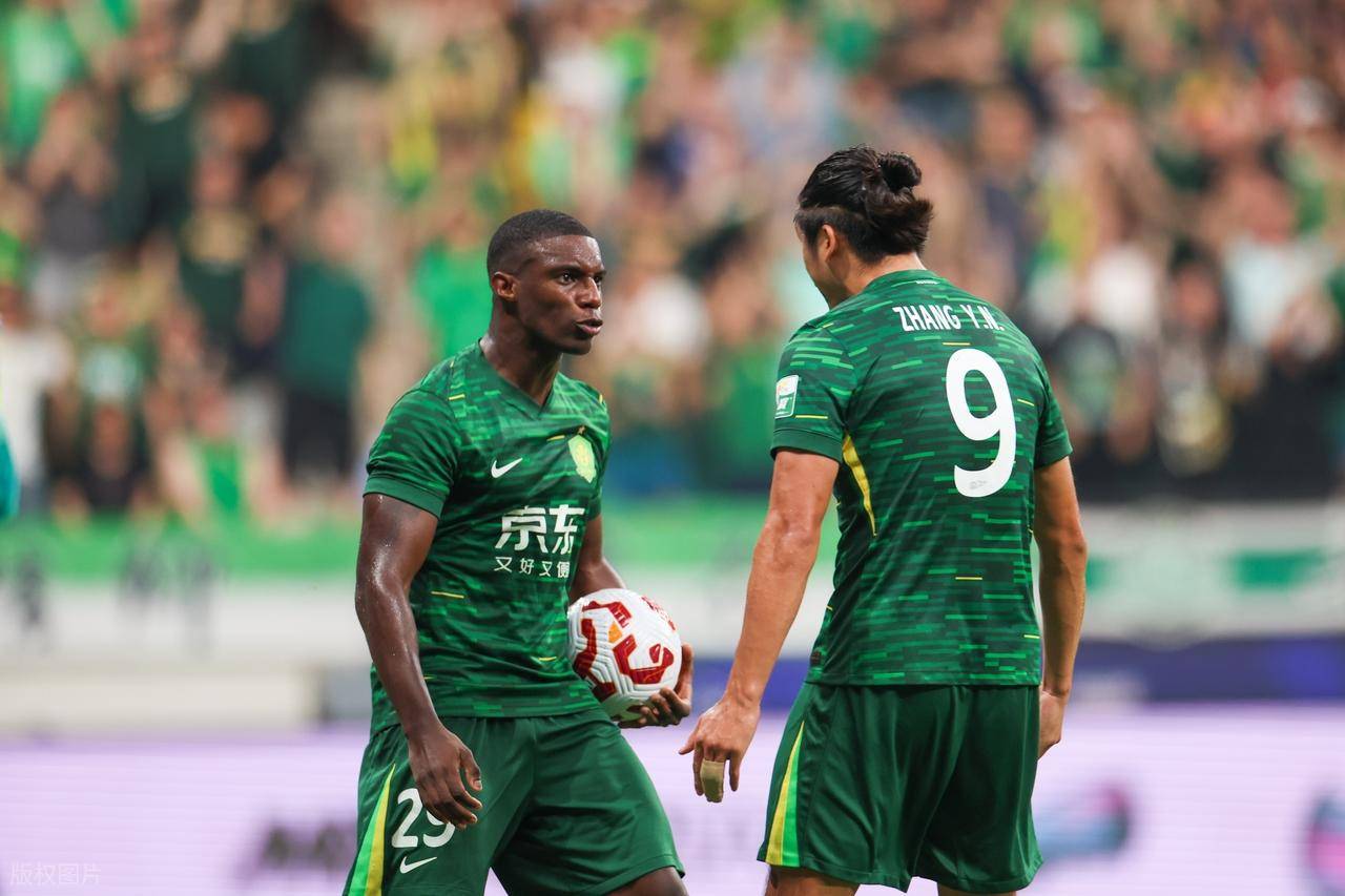 包含上海上港击败北京中赫国安,领跑积分榜的词条 包含上海上港击败北京中赫国安,领跑积分榜的词条