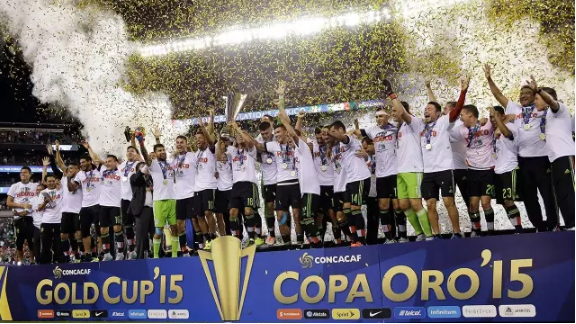 爱游戏网页版-挑战巅峰！球迷热切期待冠军之争