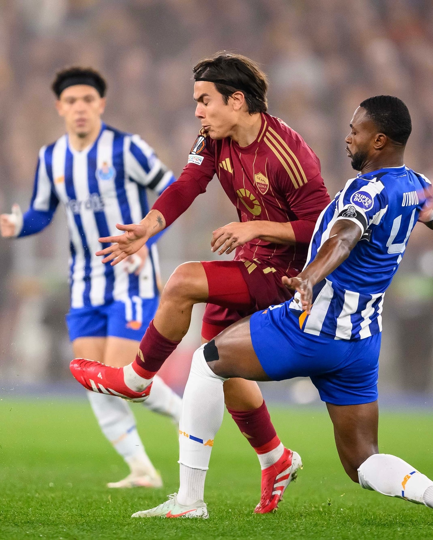 爱游戏app-包含基辅迪纳摩球员多次射门却无功而返的词条