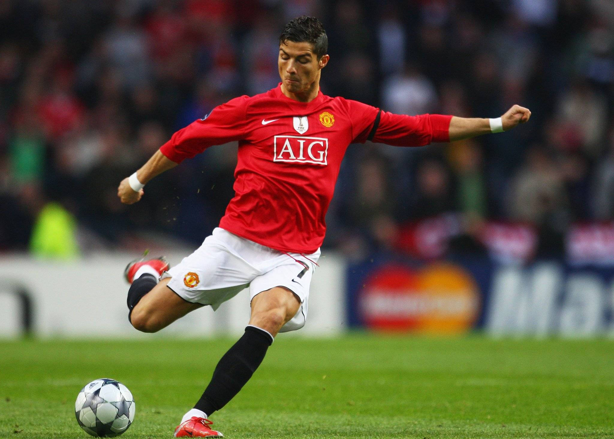 爱游戏官网-欧洲足联赛中一场完美比赛收官，球员表现出色