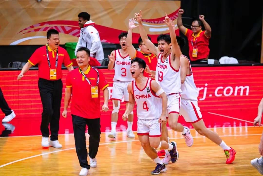 亚洲强队在赛场上交锋,球迷热情高涨的简单介绍 亚洲强队在赛场上交锋,球迷热情高涨的简单介绍