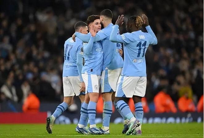 神奇逆转!曼城逆转晋级,足球狂欢热情高涨的简单介绍 神奇逆转!曼城逆转晋级,足球狂欢热情高涨的简单介绍