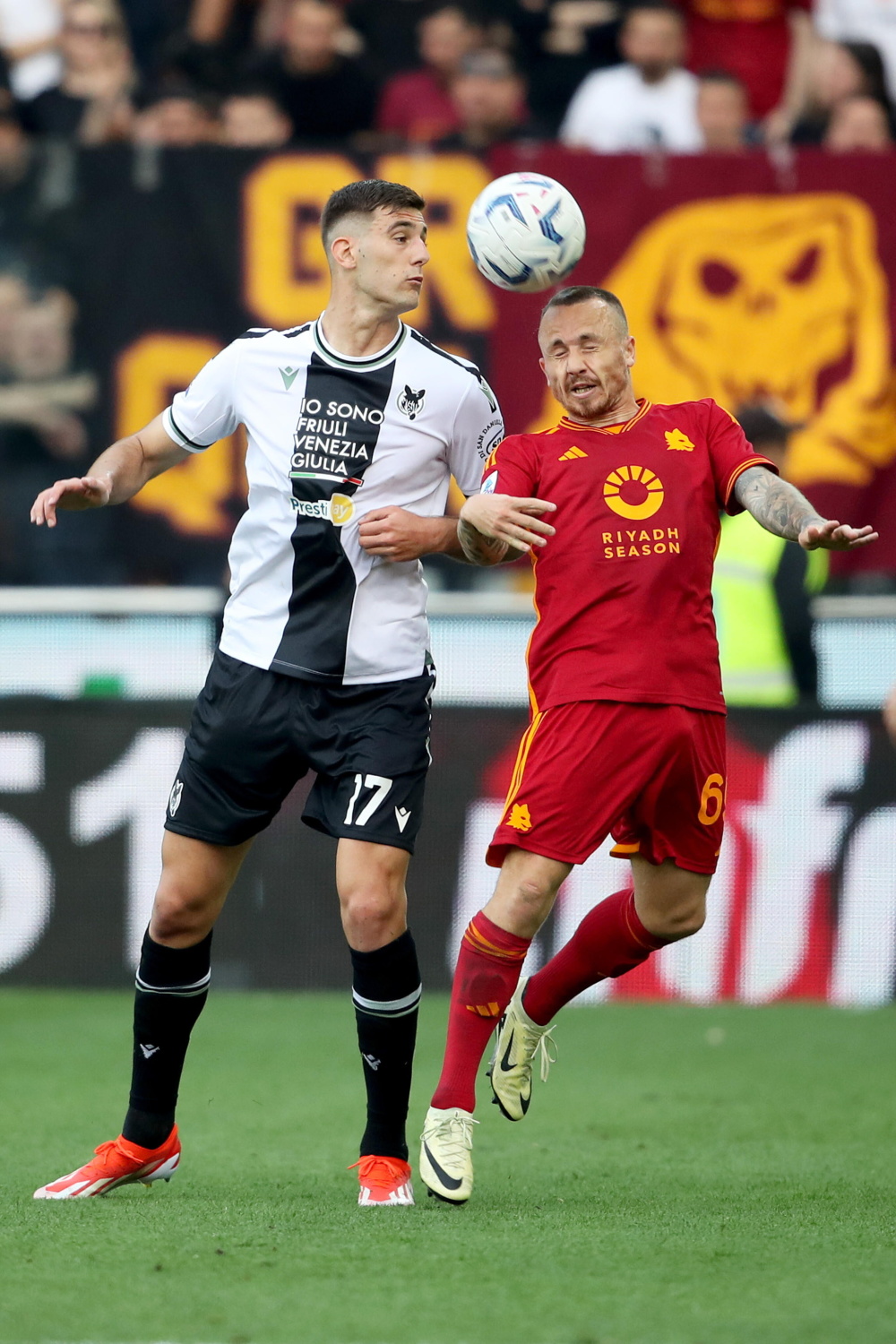 爱游戏官网入口-乌迪内斯客场逆转战胜对手，球队士气高涨