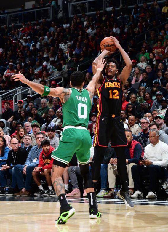 凯尔特人遭湖人逆转，霍华德关键时刻爆发逆转比赛的简单介绍