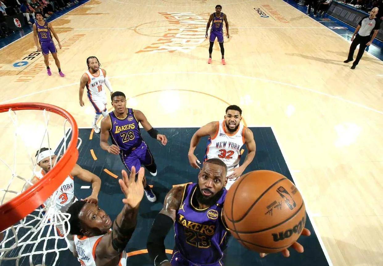 火箭不敌湖人逆转遭遇败局