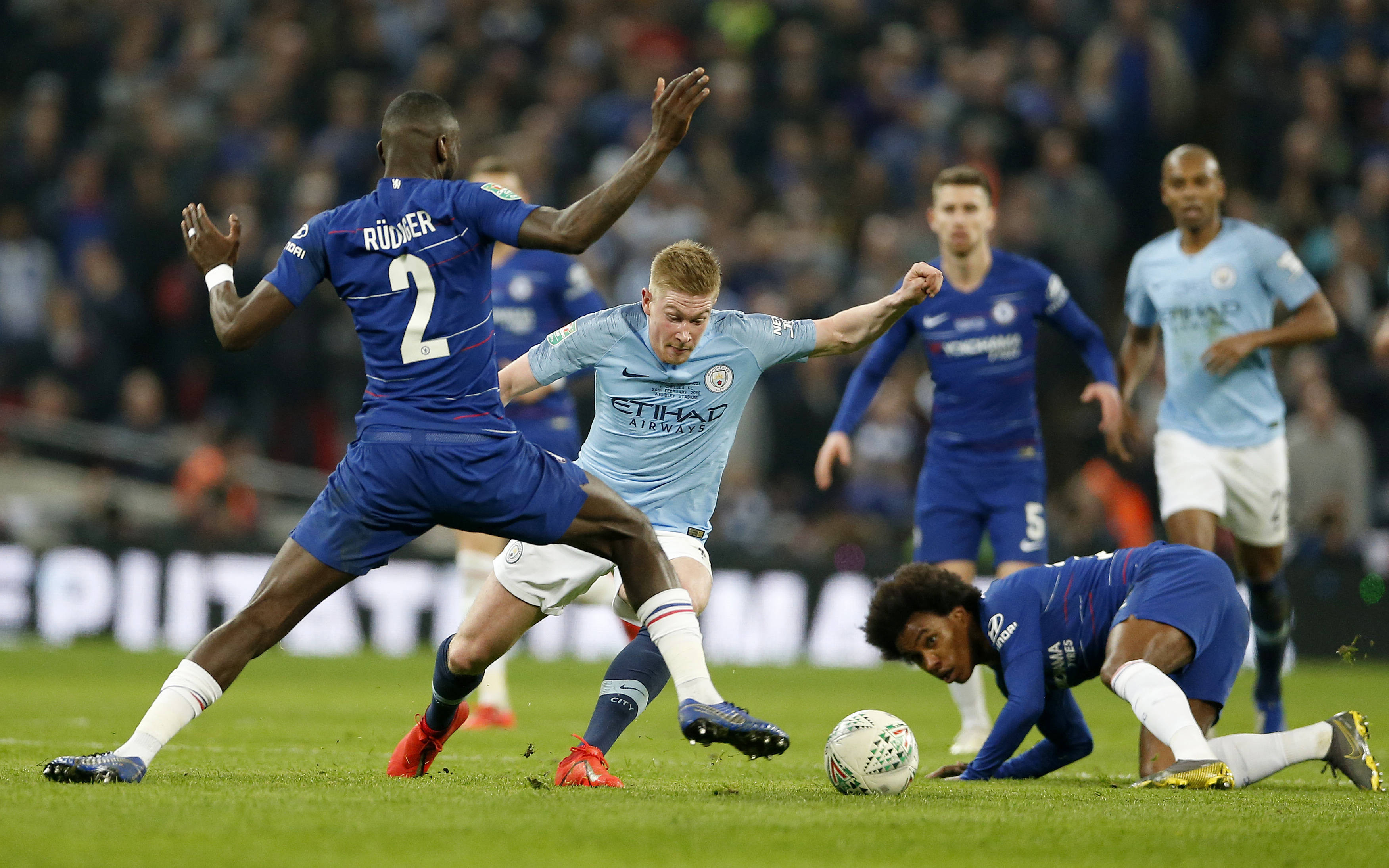 爱游戏入口-莱斯特城客场挑战西汉姆联，欲夺取三分重回榜首？的简单介绍